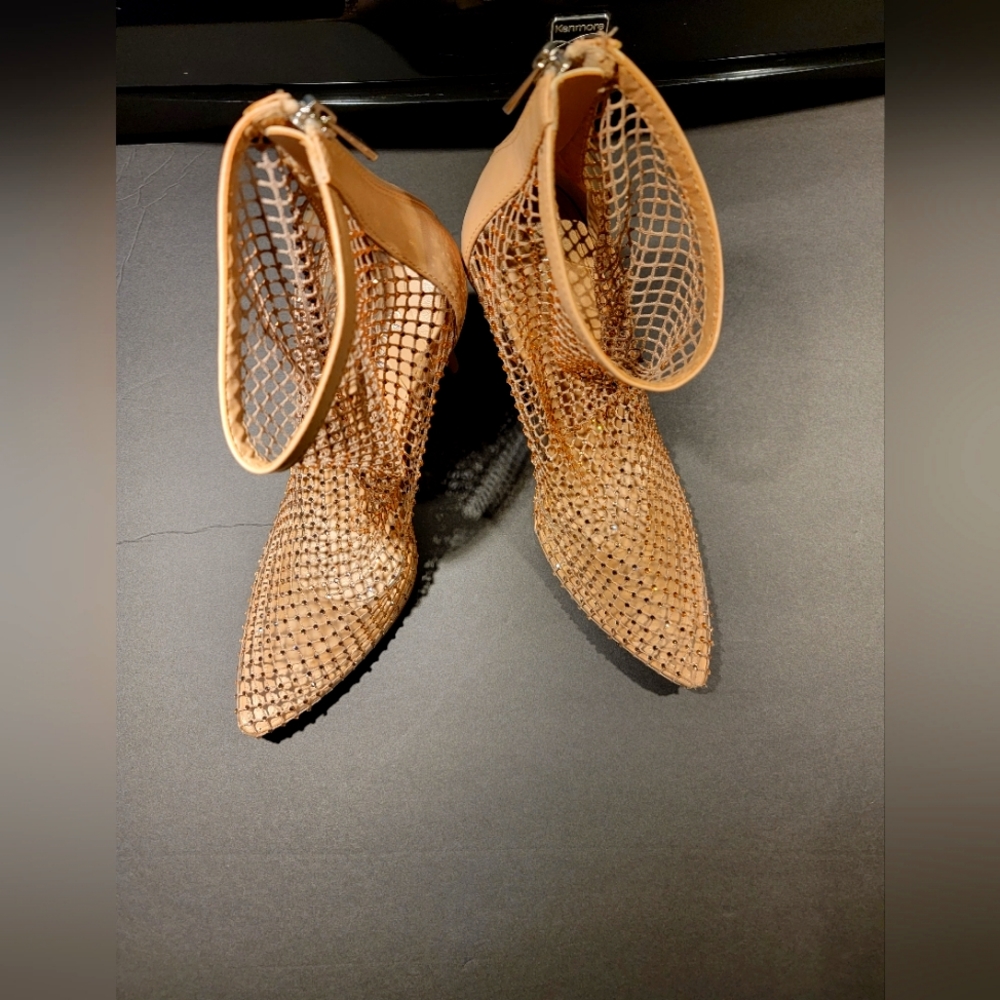 Charles by Charles David Pursue Bootie Nude Size 8.5 Rhinestone bootie